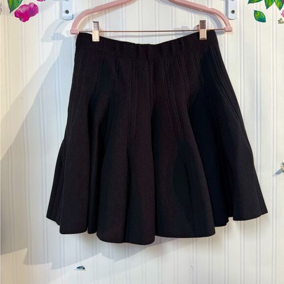 Line Elegant Black Skirt Sz M - Picture 1 of 4
